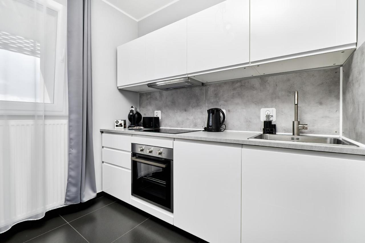 Apartment Wroclaw Sikorskiego With Free Garage By Renters Prestige Экстерьер фото